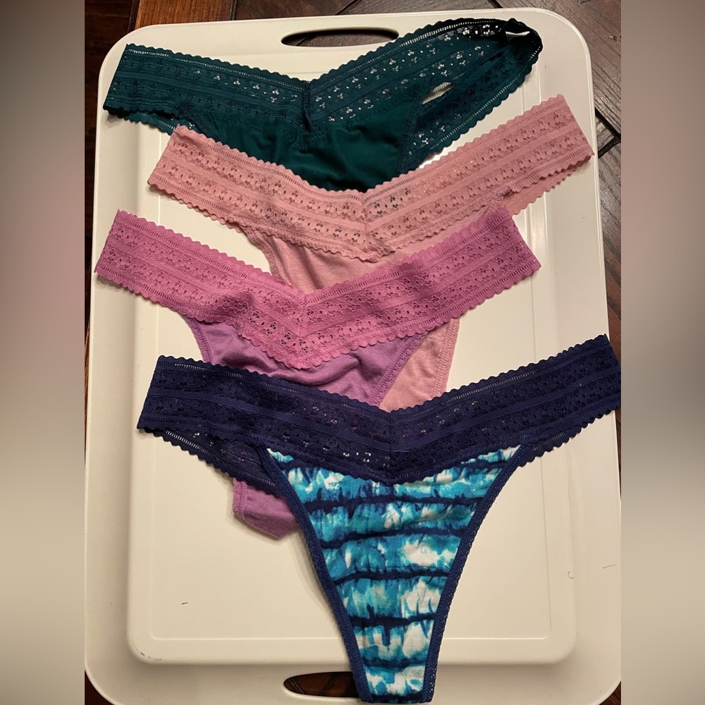 New HANKY PANKY Original Rise Thong Panties Lot of 4